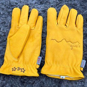 CLASSIC GIVE'R GLOVES - size large - NWT never worn